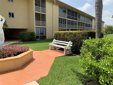 600 Village Green Ct unit C308, Palm Springs, FL 33461 - photo 5