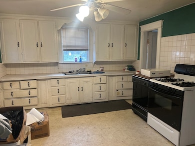 3 Thissell St, Methuen, MA 01844 - photo 7