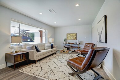 2302 Cheshire Ln, Houston, TX 77018 - photo 5