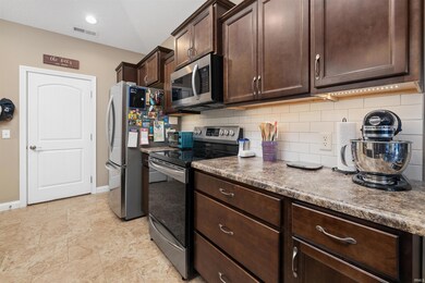 5592 Bear Creek Pass, Auburn, IN 46706 - photo 5