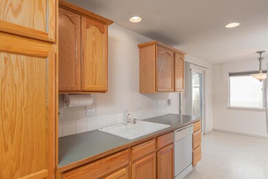 NE Hoona Dr (8 of 31)