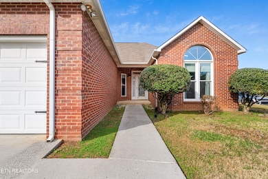 3015 Springtime Way unit 2, Knoxville, TN 37912 - photo 2