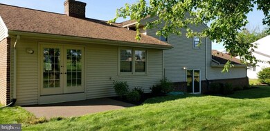 218 E Spruce St, New Holland, PA 17557 - photo 3