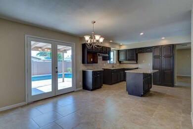 Eating Area & Kitchen