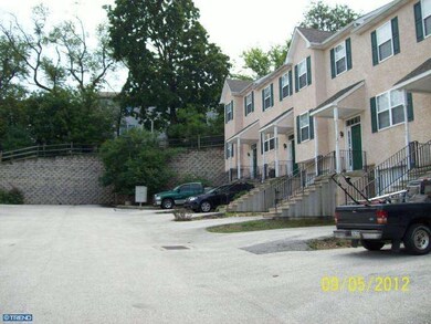 504 Thomas Cir, Norristown, PA 19401 - photo 2