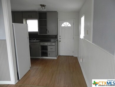 202 E Halstead Ave, Copperas Cove, TX 76522 - photo 6