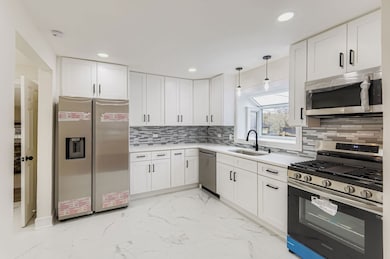 6755 Maple Ct, Bridgeview, IL 60455 - photo 4