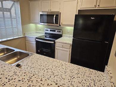 1719 Crest Grove Dr, Arlington, TX 76012 - photo 2