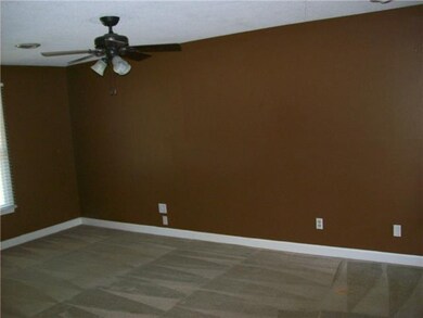 1313 Wesley St, Shelbyville, TN 37160 - photo 6