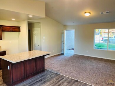 1031 Poso Dr, Wasco, CA 93280 - photo 2