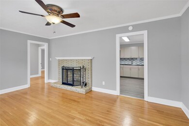 204 E Turner St, Statesville, NC 28677 - photo 5