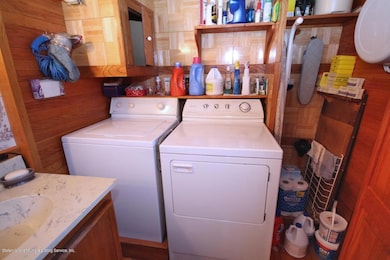 304 Bidwell Ave, Staten Island, NY 10314 - photo 6