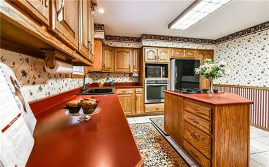 Extra storage and counter space in the kitchen isl