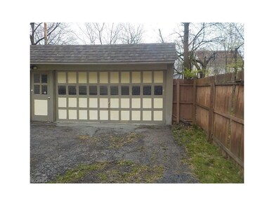 890 Helmsdale Rd, Cleveland, OH 44112 - photo 3