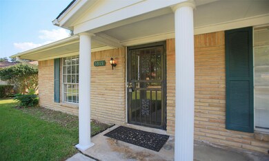 5915 Victory Dr, Houston, TX 77088 - photo 2