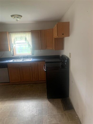 126 Forest St, Rutland, VT 05701 - photo 3