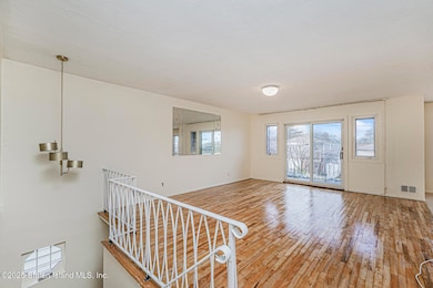 219 S Mann Ave, Staten Island, NY 10314 - photo 2