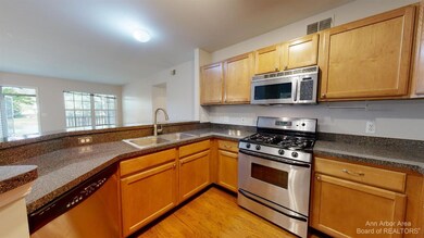 2773 S Knightsbridge Cir unit 64, Ann Arbor, MI 48105 - photo 4