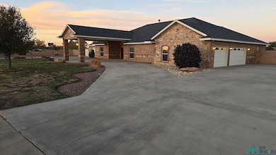 113 Colonial Estates Pkwy, Clovis, NM 88101 - photo 2