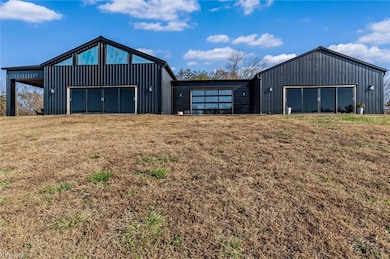 210 Meadow Stone Ln, Mount Airy, NC 27030 - photo 2