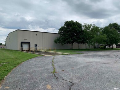 400 Capitol Way, Jacksonville, IL 62650 - photo 2