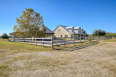 321 County Road 351a, Shiner, TX 77984 - photo 4