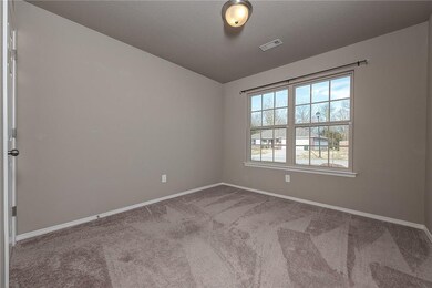 1209 S Spritz Dr, Fayetteville, AR 72701