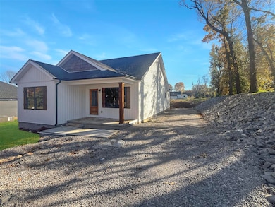 269 Peterson Ave, Auburn, KY 42206 - photo 2