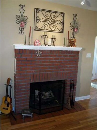 330 Broomall St, Folsom, PA 19033 - photo 4