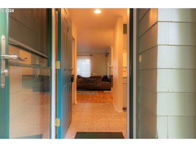 8315 SW Curry Dr unit D, Wilsonville, OR 97070 - photo 3