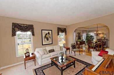 705 Sachem Cir, Slingerlands, NY 12159 - photo 5