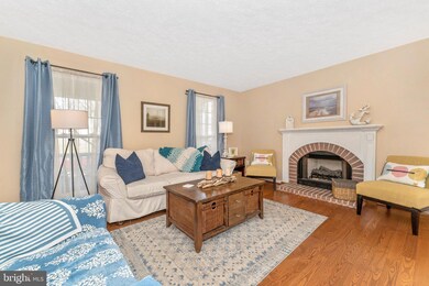 900 Camellia Ct, Frederick, MD 21701 - photo 5