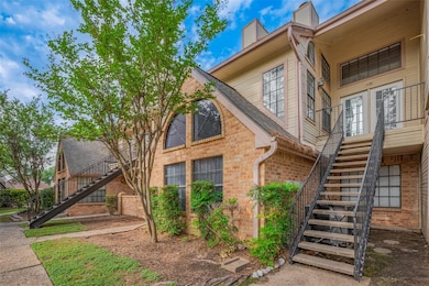 16800 Sugar Pine Dr unit D28, Houston, TX 77090 - photo 2