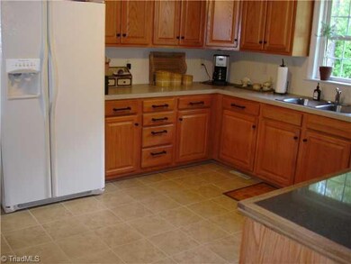 4354 Dunbar Bridge Rd, Asheboro, NC 27205 - photo 5