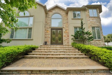 108 Camden Ave, Staten Island, NY 10309 - photo 2