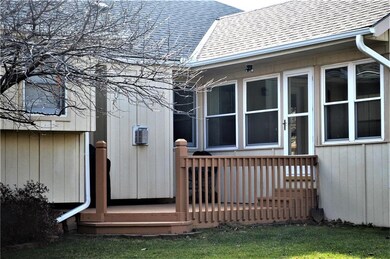 1702 Overbrook Ln, Raymore, MO 64083 - photo 6