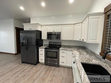 804 Cleveland Ave, Salmon, ID 83467 - photo 5