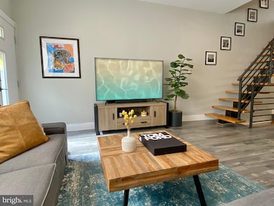 2219 Gerritt St, Philadelphia, PA 19146 - photo 6