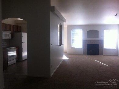 19818 Sprig Ct, Bend, OR 97702 - photo 3