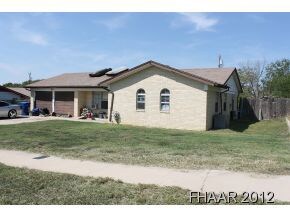 911 Valley Dr, Copperas Cove, TX 76522 - photo 2
