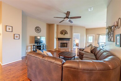 3410 Columbus St, Gainesville, TX 76240 - photo 6