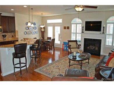 View from living room to kitchen and breakfast are