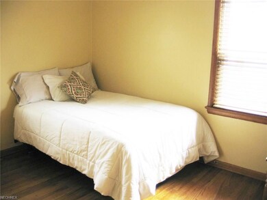 30101 Frank Dr, Wickliffe, OH 44092 - photo 3