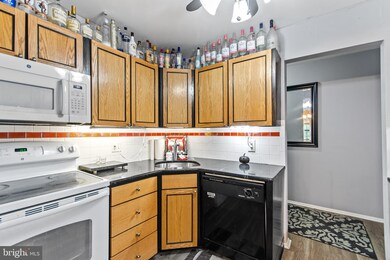 2 Robert Treat Paine Bldg unit 2, Blackwood, NJ 08012 - photo 3