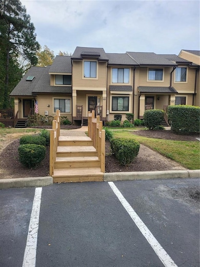 204 Bridgewater Dr, Newport News, VA 23603 - photo 2