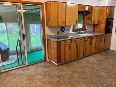 1526 Moll St, North Tonawanda, NY 14120 - photo 2