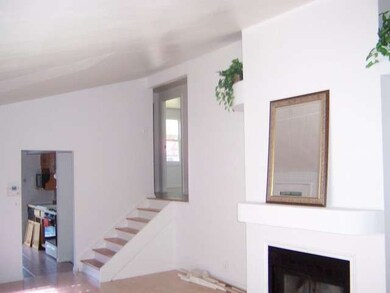 525 Apache Ave, Carpentersville, IL 60110 - photo 2