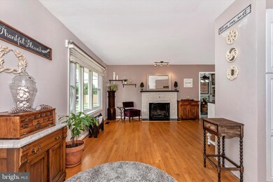 10918 Hillcrest Dr, Laurel, MD 20723 - photo 4