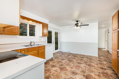 4512 W Wackerly St, Midland, MI 48640 - photo 6