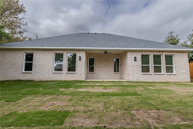 2222 Grove Ln, Glenn Heights, TX 75154 - photo 5